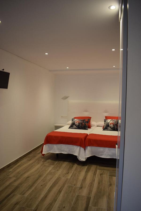 Hotel Restaurante Racha Endrinal Екстер'єр фото
