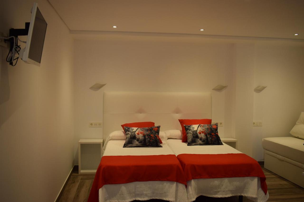 Hotel Restaurante Racha Endrinal Екстер'єр фото